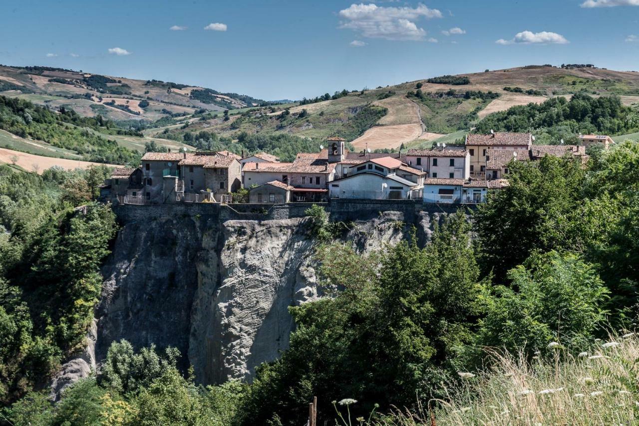 Hotel Il Pavone Errante Ciola Exterior foto